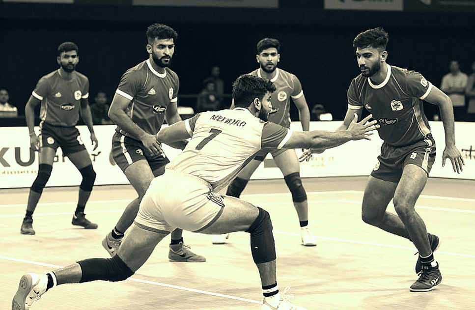 যে প্রিভিউ চ্যানেলের নাম বলতে পারল না, অথচ সোনার কথা বলল বারবার